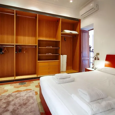 Colosseum Maximus Hotel *